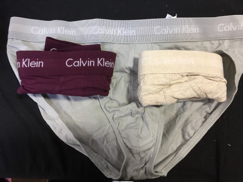 Photo 1 of Calvin Clein womens 3 pk underwear xl 
