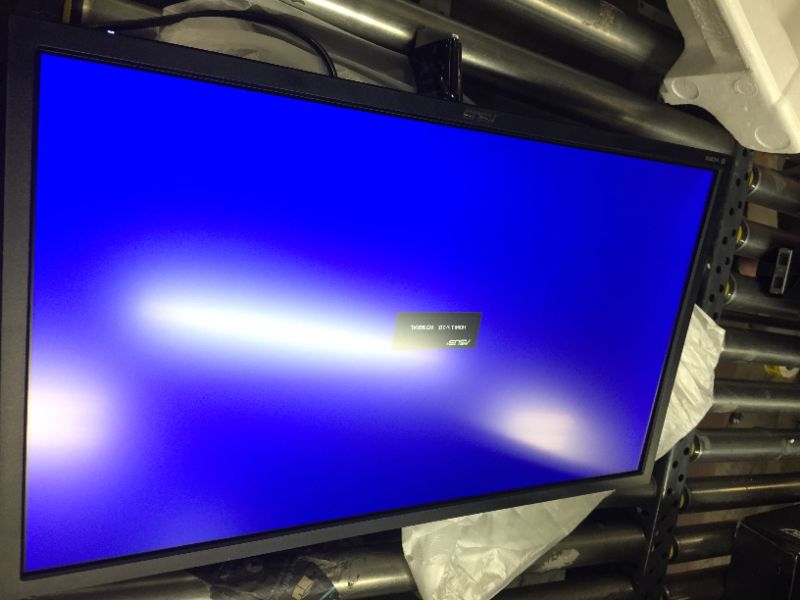 Photo 2 of ASUS 28" 4K 3840x2160 60hz 1ms DP HDMI AMD FREESYNC UHD LED Gaming Monitor - VP28UQG