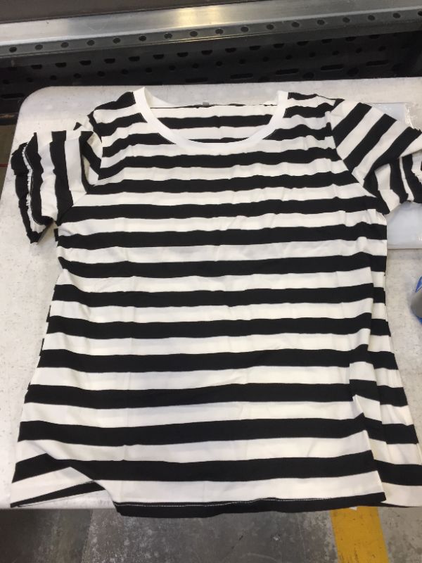 Photo 1 of Generic large women's striped tee shirt