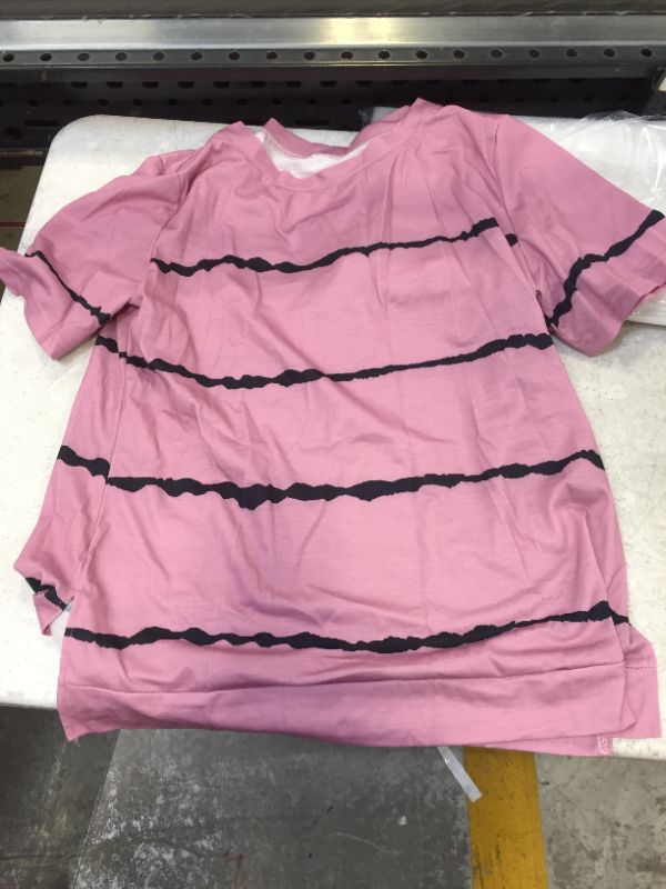 Photo 1 of Generic medium women's pink shirt