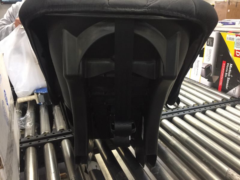 Photo 5 of Cosco Apt 50 Convertible Car Seat (Black Arrows)