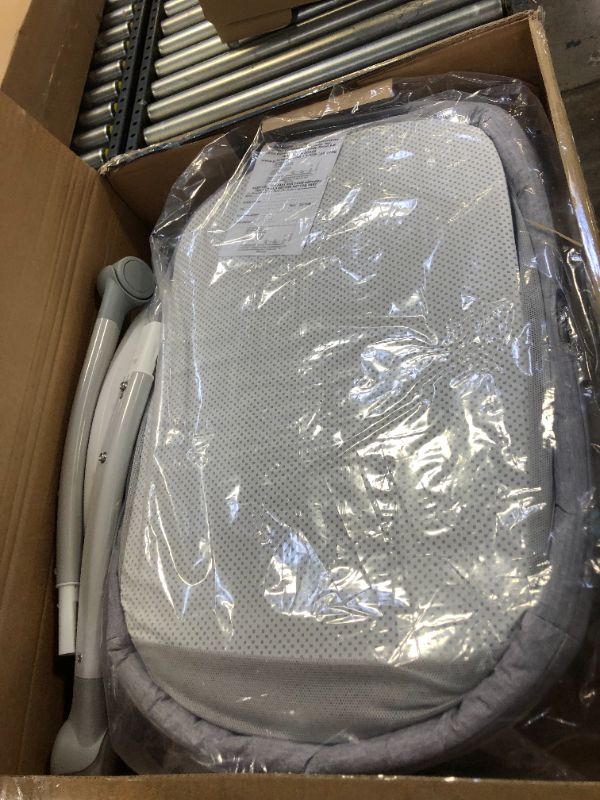 Photo 3 of Graco Move 'n Soothe Bassinet Baby Bassinet with Movement