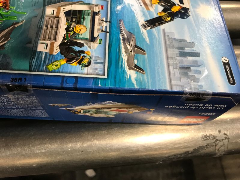 Photo 5 of LEGO City Great Vehicles Diving Yacht Ship Building Toy and Diving Minifigures 60221