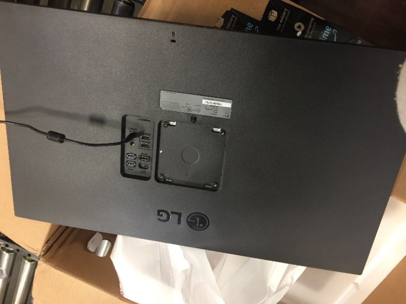 Photo 4 of LG 32BN88U-B 31.5” Ergo IPS UHD 4K Ultrafine Monitor (3840x2160) with Ergonomic Stand & C-Clamp, USB Type-C, DCI-P3 95%(Typ.), HDR10 and AMD FreeSync, Black