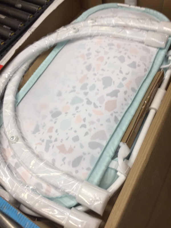 Photo 1 of Fisher-Price Soothing Motions Bassinet