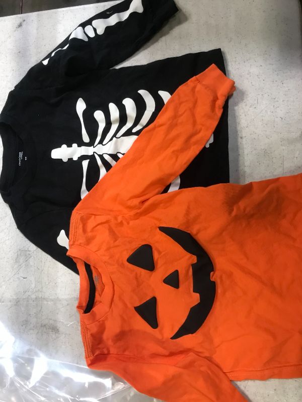 Photo 1 of baby halloween shirts skull / pumpkin size 3T
