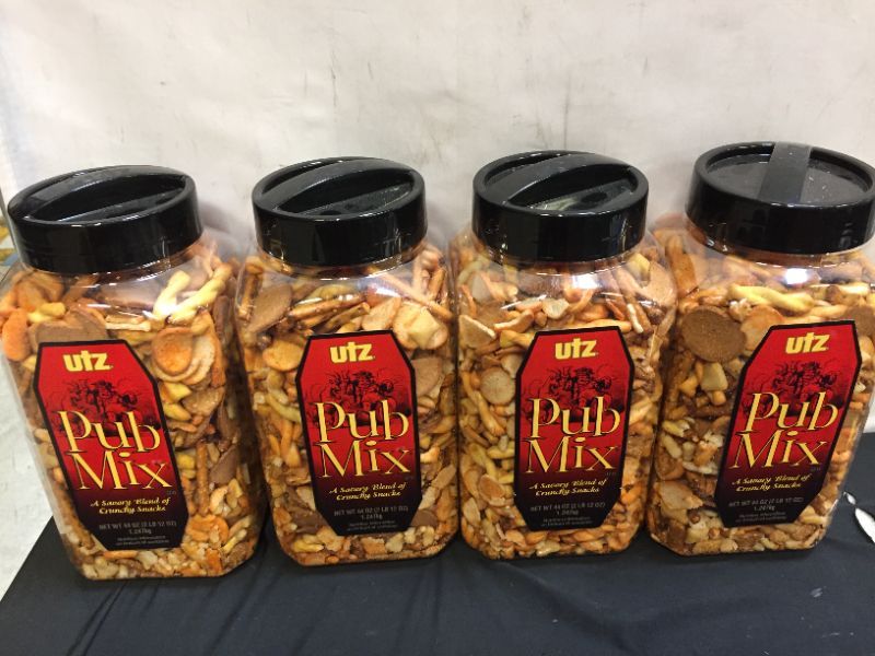 Photo 2 of Utz Pub Mix 44 oz Barrel 4 pack 
