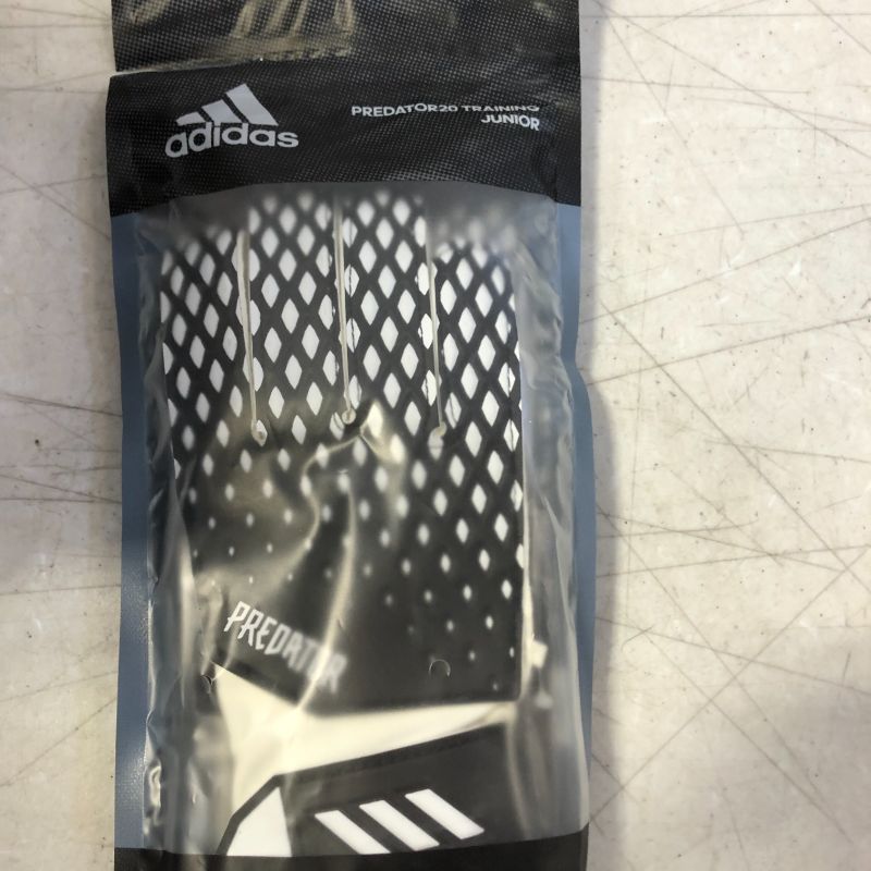 Photo 2 of adidas Unisex-Adult 20 Training Predator Goalie Gloves 5
