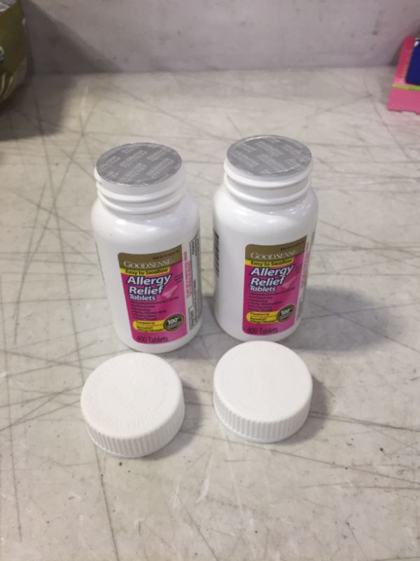 Photo 2 of 2 PACK GoodSense Allergy Relief Diphenhydramine HCl 25 mg, Antihistamine Tablets for Symptoms Due to Hay Fever and Upper Respiratory Allergies, 400 Count, (800 total) EXP 10.2022