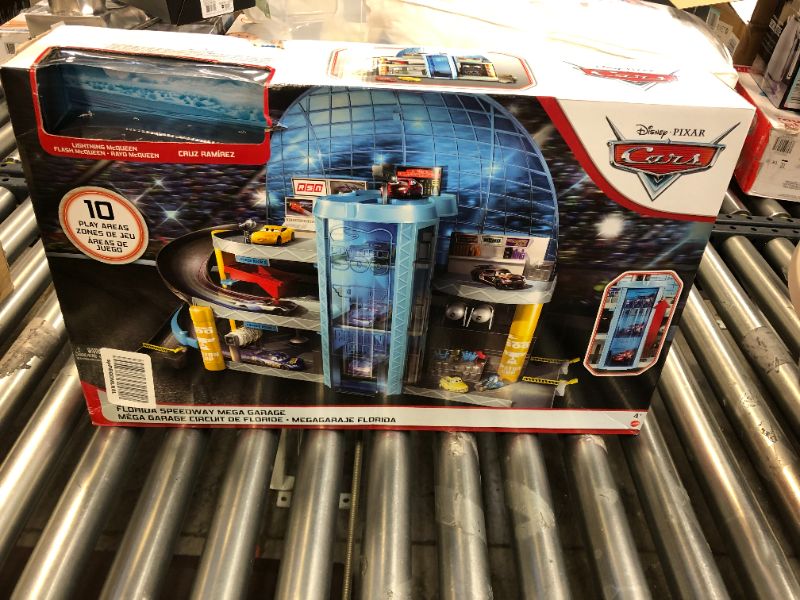 Photo 2 of Disney/Pixar Cars 3 Florida Speedway Mega Garage Play Set
** FACTORY SEALED **
(( MISSING CAR ))