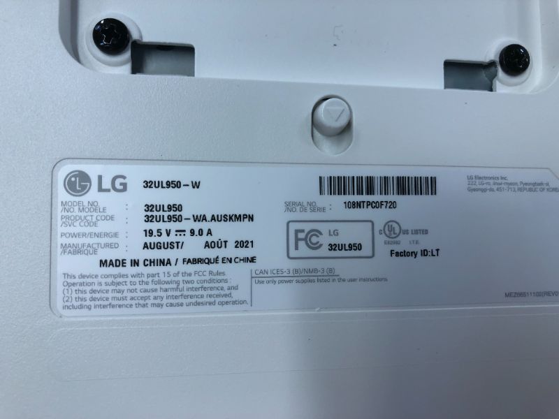 Photo 1 of LG 32UL950W 32'' Class UltraFine 4K UHD LED Monitor with Thunderbolt 3 (31.5'' Diagonal)