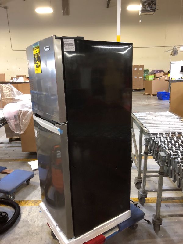 Photo 8 of 10.1 cu. ft. Top Freezer Refrigerator in Platinum Steel
