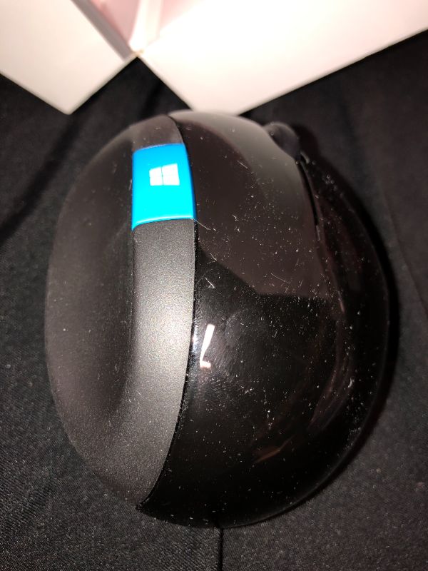 Photo 2 of Microsoft Sculpt Ergonomic Mouse (L6V-00001)
