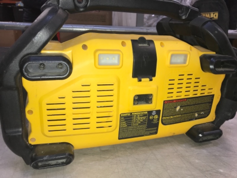 Photo 1 of parts only--Item doesn’t work.
-----DEWALT DXAEPS2 Car Jump Starter and Portable Power Station with Air Compressor Kit: 1000 Watt Power Inverter, Jumper and 120 PSI Compressor, 2800 Peak/1400 Instant Amps