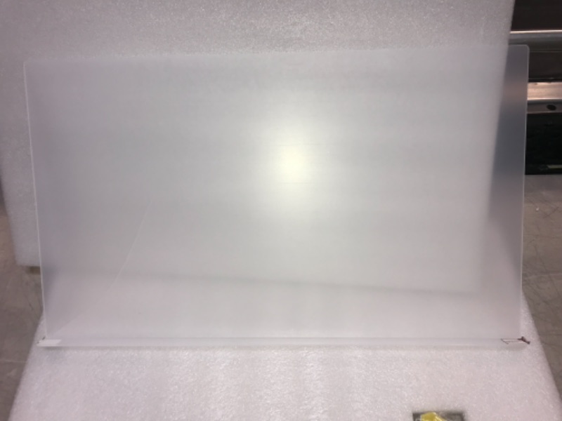 Photo 2 of 15 inch screen privacy Plastic - White 