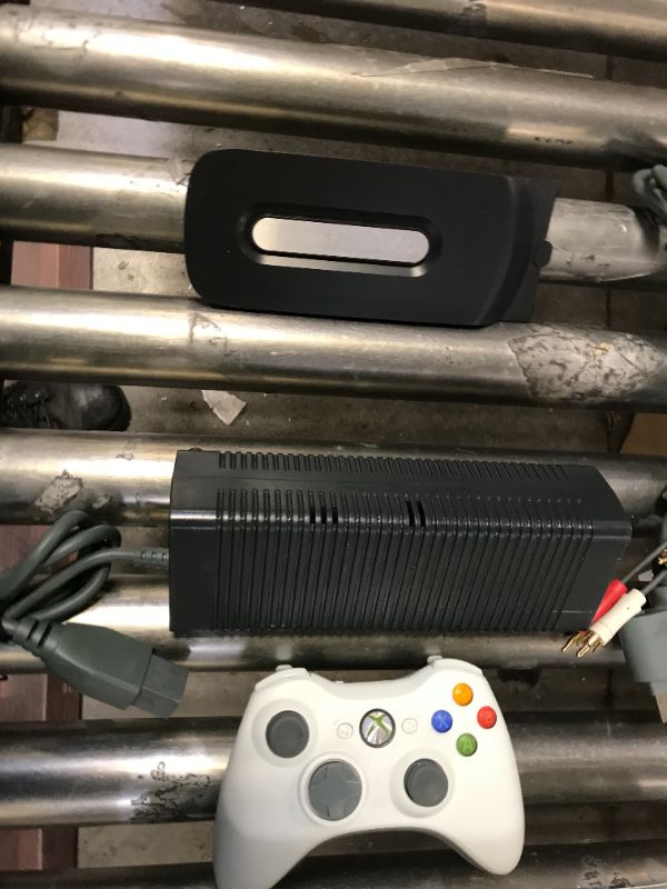 Photo 1 of Microsoft Xbox 360 20GB Console (Renewed)