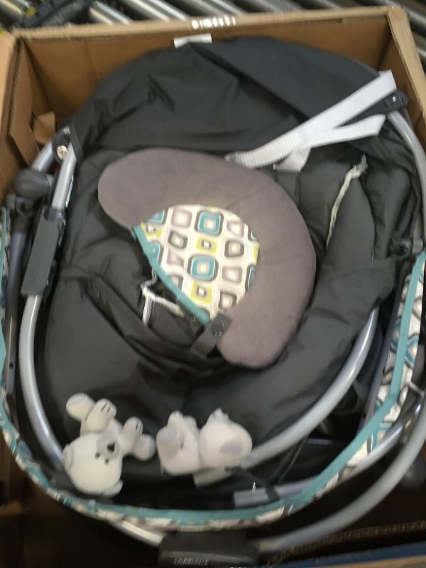 Photo 1 of Graco Baby 1925885 Glider LX Affinia Style Gliding Swing Bassinet