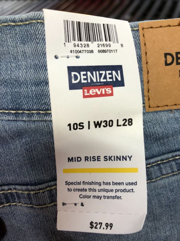Photo 3 of Denizen By Levis Womens Sz 10 Short Jeans Modern Skinny Blue Jeans Light Wash
