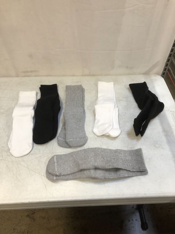 Photo 2 of Under Armour Men's Training Cotton Crew Socks, 6 Pairs SIZE M