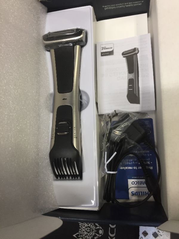 Photo 4 of Bodygroom Series 7000 (BG7030/49) Showerproof Dual-sided Body Trimmer & Shaver