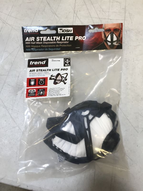 Photo 3 of TREND STE/LP/ML Air Stealth Lite Pro Mask Medium/Large 
