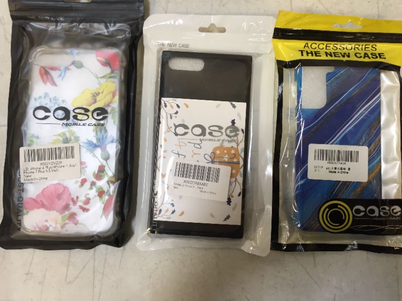 Photo 1 of Various phone cases comes as shown