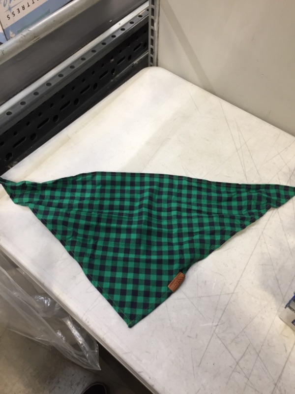 Photo 2 of KOESON PLAID DOG BANDANA 2 PCK RED/GREEN
SIZE LARGE