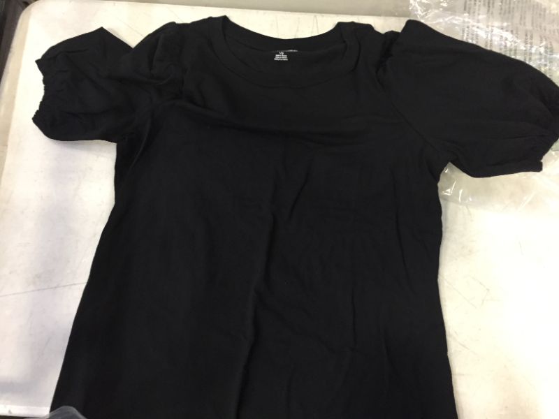 Photo 2 of Amazon Essentials Women's Classic Fit Puff Short Sleeve Crewneck T-Shirt size large 
