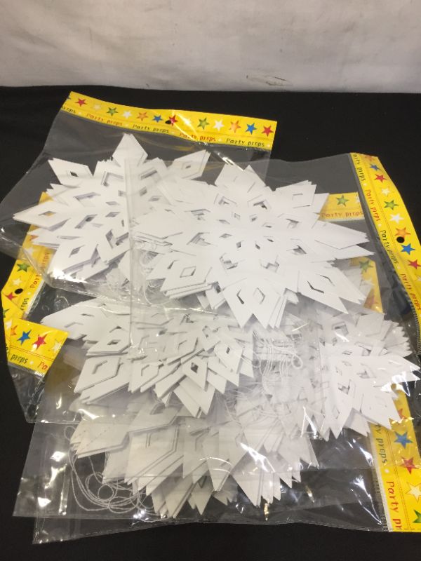 Photo 2 of 5 PACK OF Christmas Hanging Snowflake Decorations, 12 PCS White 3D Glittery Paper Snowflakes for Window Xmas Trees Decor, Christmas New Year Party Winter Wonderland Decoration