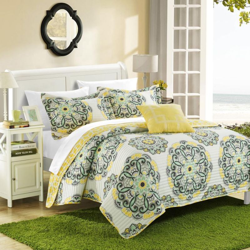 Photo 1 of CHIC MADRID 4 PIECES QUILT SET