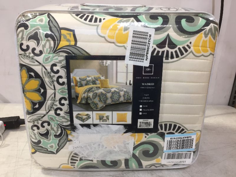 Photo 2 of CHIC MADRID 4 PIECES QUILT SET