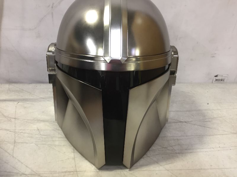 Photo 2 of Collector Star Wars Black Series - Mandalorian Electronic Helmet