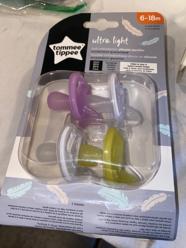 Photo 2 of Tommee Tippee?Ultra-Light Silicone Pacifier, Symmetrical Design, BPA-Free Binkies, One-Piece Design, 6-18m, 4 Count, SIZE 6-18 MOS 