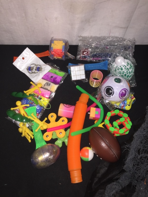 Photo 1 of 2PC LOT
28PC FIGET TOY SET
HANGING SKELETON DECORATION