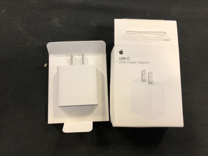 Photo 2 of Apple 20W USB-C Power Adapter
