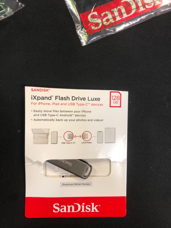 Photo 2 of SanDisk 128GB iXpand Flash Drive Luxe for iPhone and USB Type-C Devices - SDIX70N-128G-GN6NE
