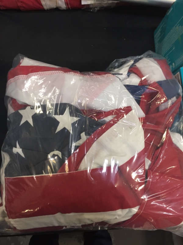 Photo 1 of bundle of american flags 