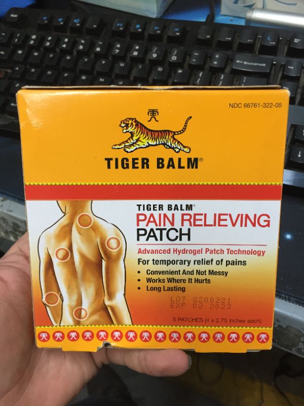 Photo 2 of Tiger Balm Pain Relieving Patch (Pack of 5)
