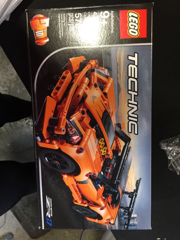 Photo 2 of LEGO Technic Chevrolet Corvette ZR1 42093