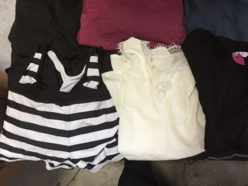 Photo 2 of Assorted women's clothing size XL 