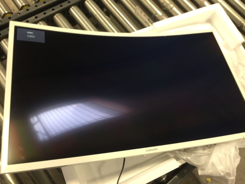 Photo 2 of SAMSUNG 32 inch CF391 Curved Monitor (LC32F391FWNXZA)