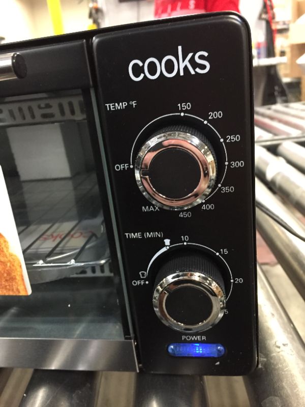 Photo 1 of Cooks 4 slice toaster oven