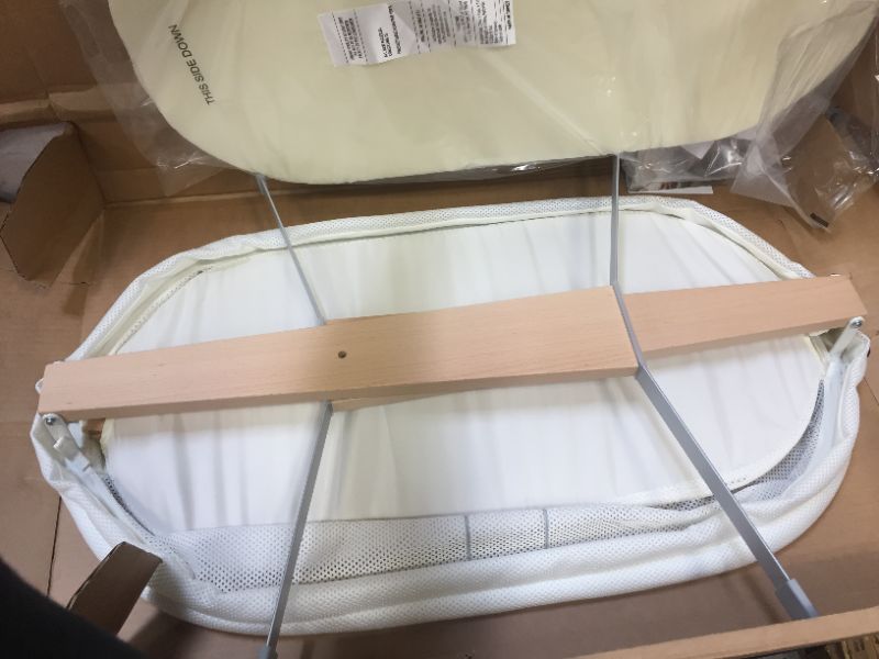 Photo 3 of BABYBJORN Cradle - White
