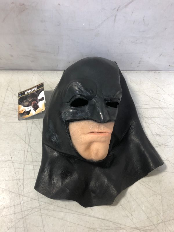 Photo 1 of BATMAN MASK 