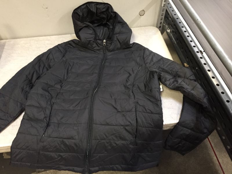 Photo 1 of Amazon Essentials Women's Lightweight Long-Sleeve Full-Zip Water-Resistant Packable Hooded Puffer Jacket
