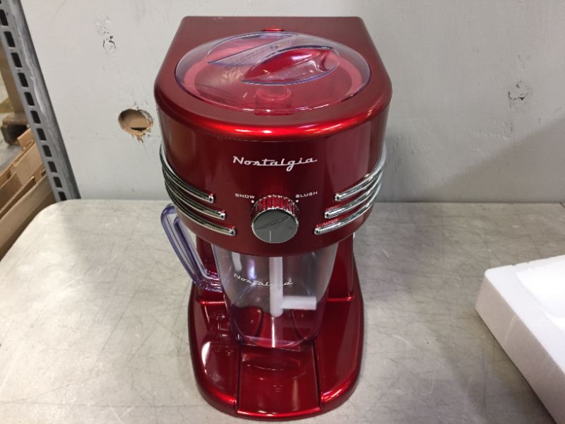 Photo 2 of Nostalgia FBS400RETRORED Retro 40-Ounce Frozen Beverage Station
