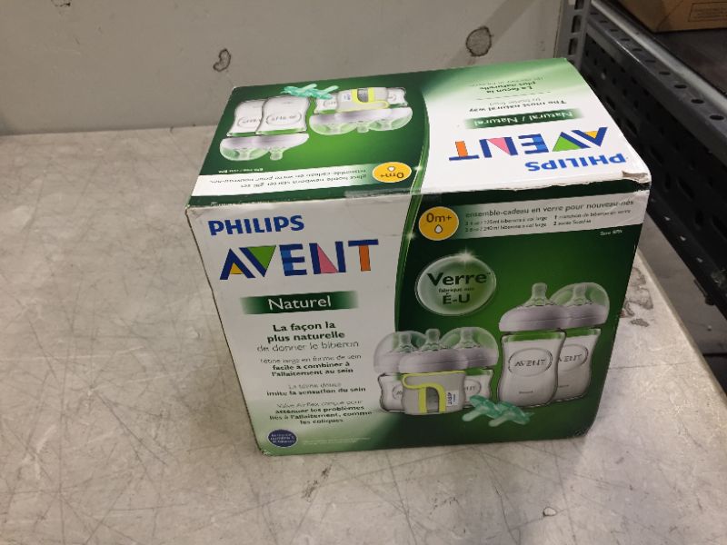 Photo 4 of Philips Avent Natural Glass Bottle Baby Gift Set, SCD201/01
