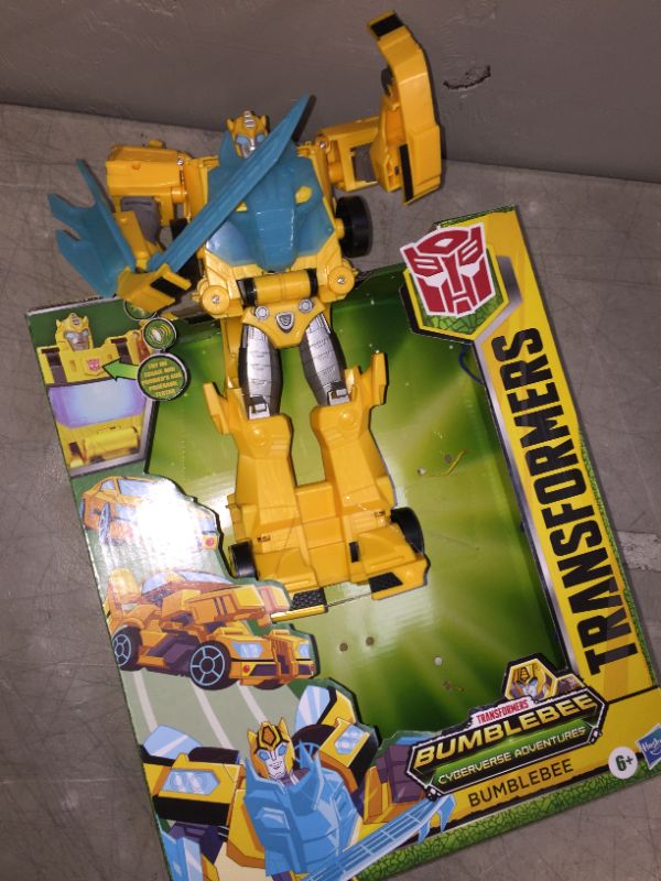 Photo 3 of Bumblebee Cyberverse Adventures Dinobots Unite Roll N' Change Bumblebee