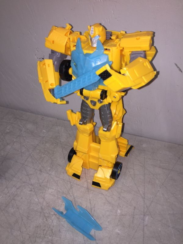 Photo 2 of Bumblebee Cyberverse Adventures Dinobots Unite Roll N' Change Bumblebee