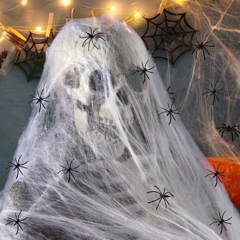 Photo 1 of 1000 Sqft Spider Webs Halloween Decorations Super Stretch Cobwebs with 100 Fake Spiders Halloween Party Favors Supplies for Halloween Decor Indoor Outdoor Yard
